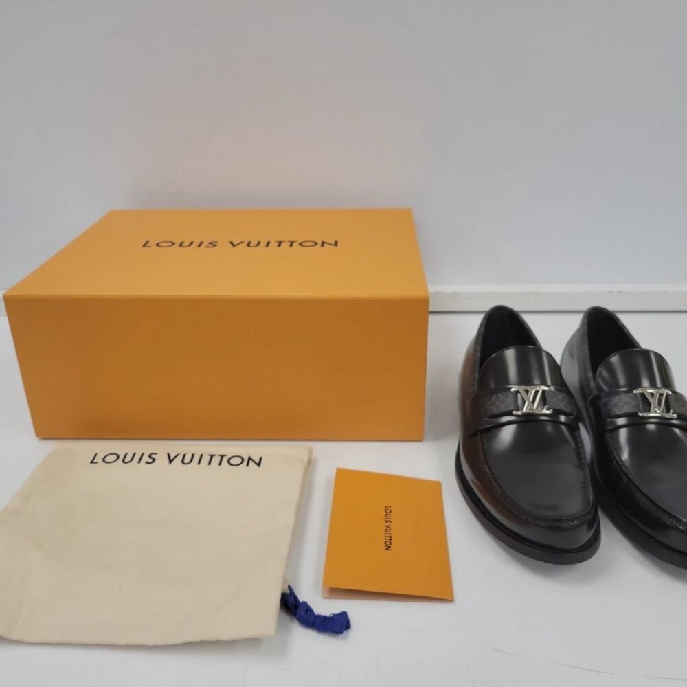 (65852-3) Louis Vuitton Major Loafer - Size 8 Men's